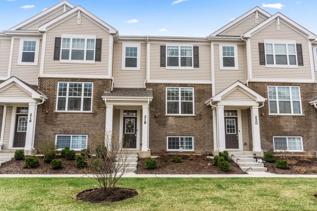 218 Timberleaf Circle Roselle IL 60172