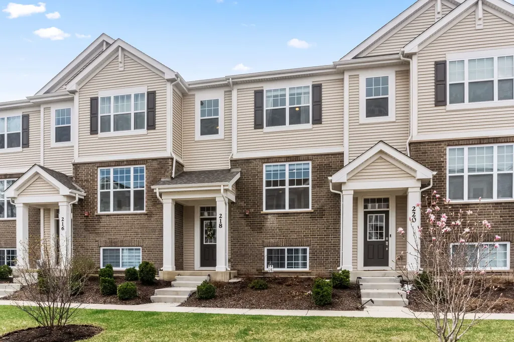 218 Timberleaf Circle Roselle IL 60172
