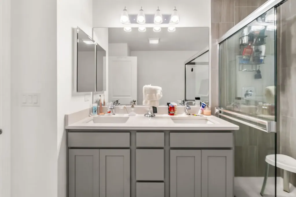 218 Timberleaf Circle Roselle IL 60172