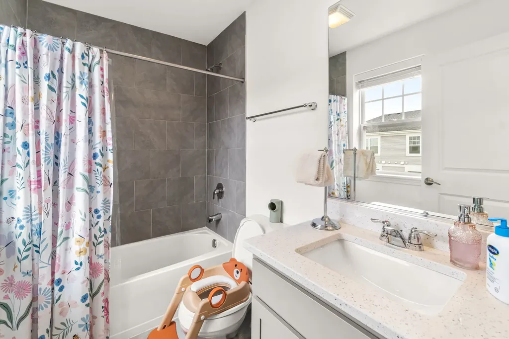 218 Timberleaf Circle Roselle IL 60172