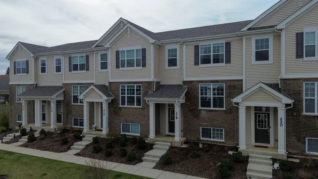 218 Timberleaf Circle Roselle IL 60172