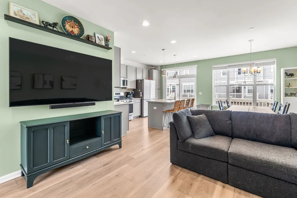 218 Timberleaf Circle Roselle IL 60172
