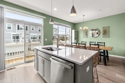 218 Timberleaf Circle Roselle IL 60172