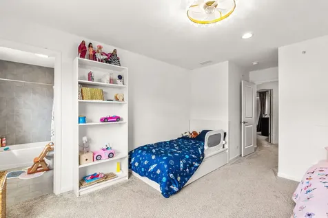 218 Timberleaf Circle Roselle IL 60172