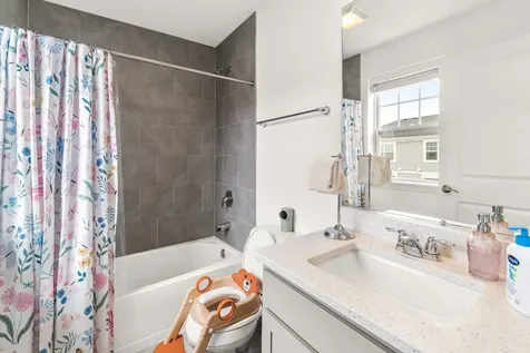 218 Timberleaf Circle Roselle IL 60172