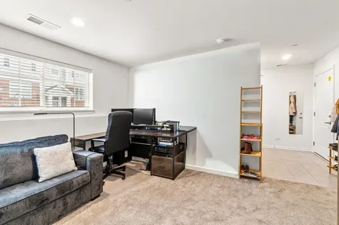 218 Timberleaf Circle Roselle IL 60172