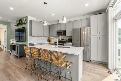 218 Timberleaf Circle Roselle IL 60172