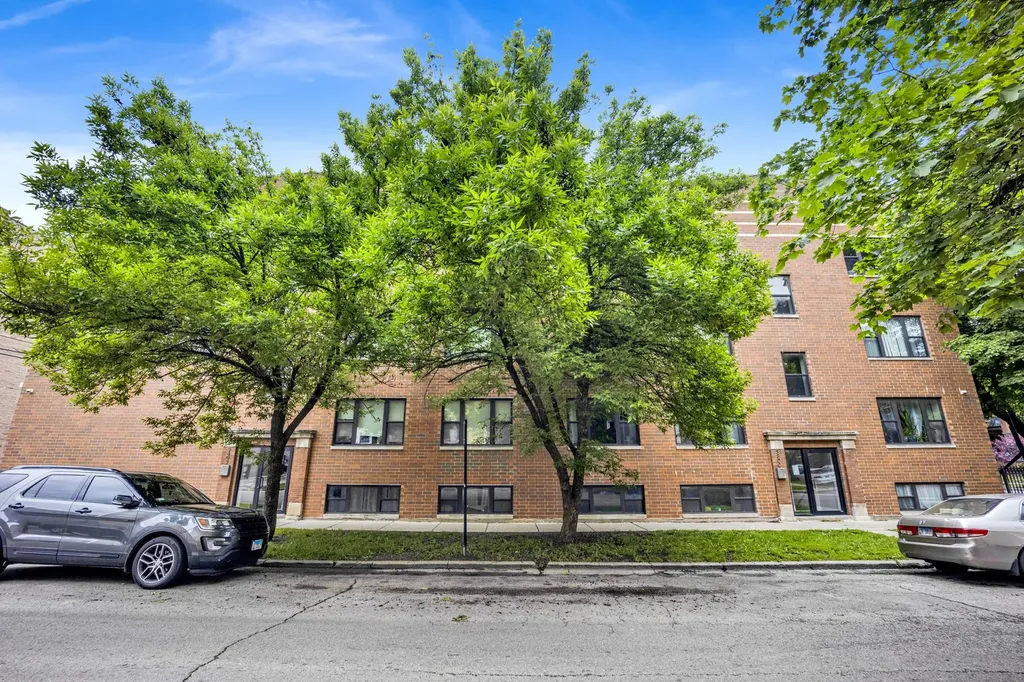 3802 West Altgeld Street Chicago IL 60647