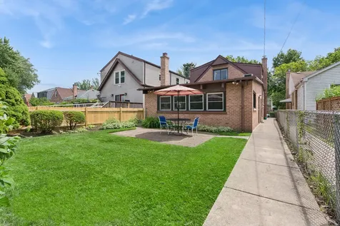 2009 Keeney Street Evanston IL 60202