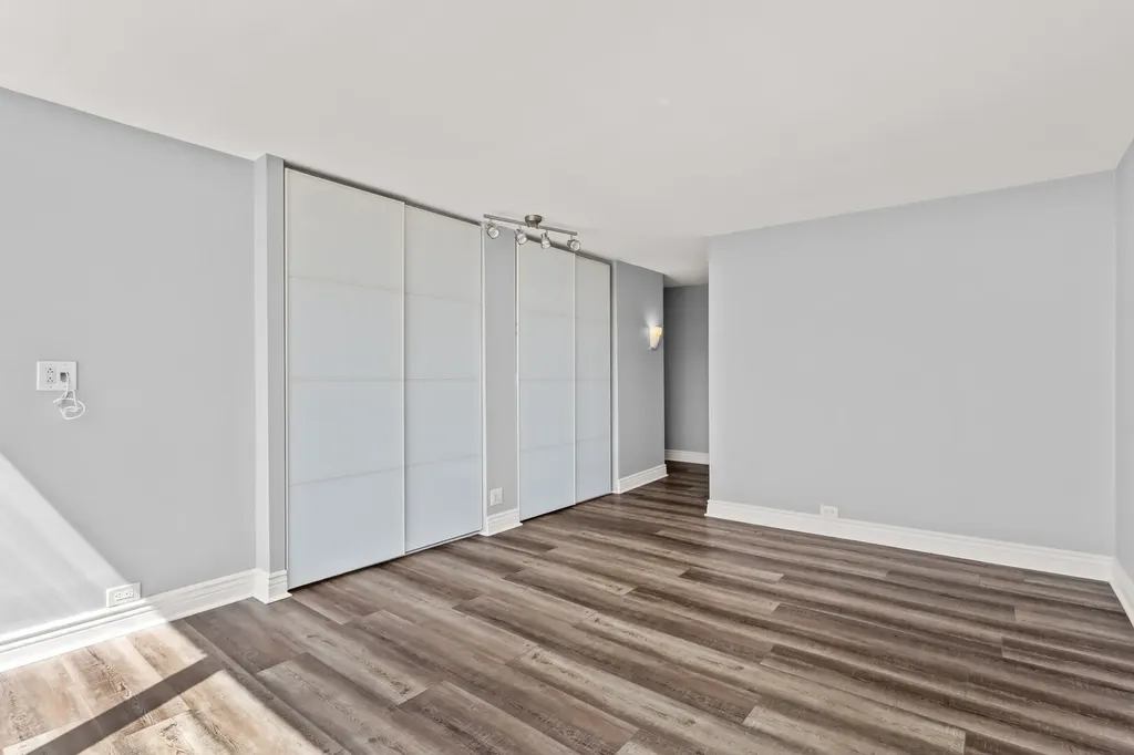 5445 North Sheridan Road Chicago IL 60640