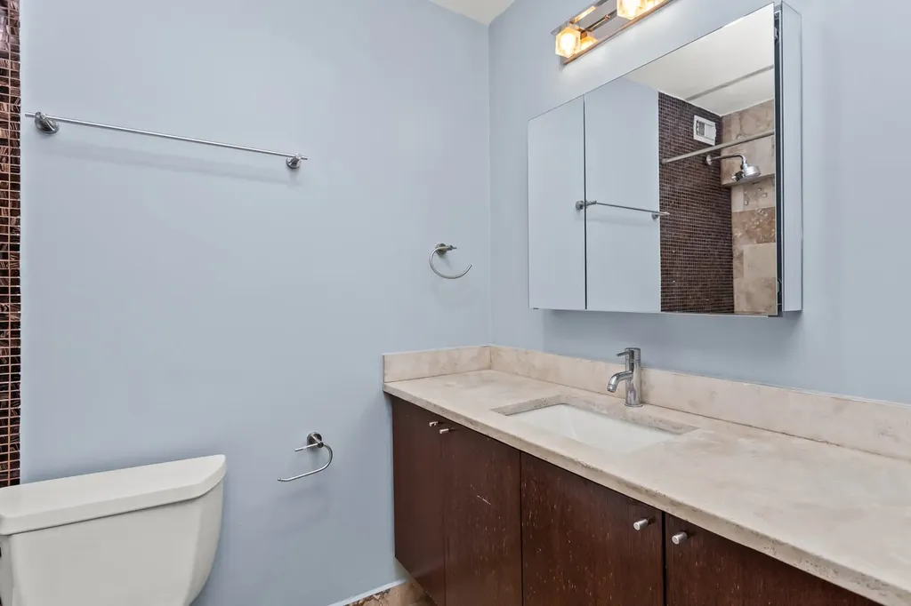 5445 North Sheridan Road Chicago IL 60640