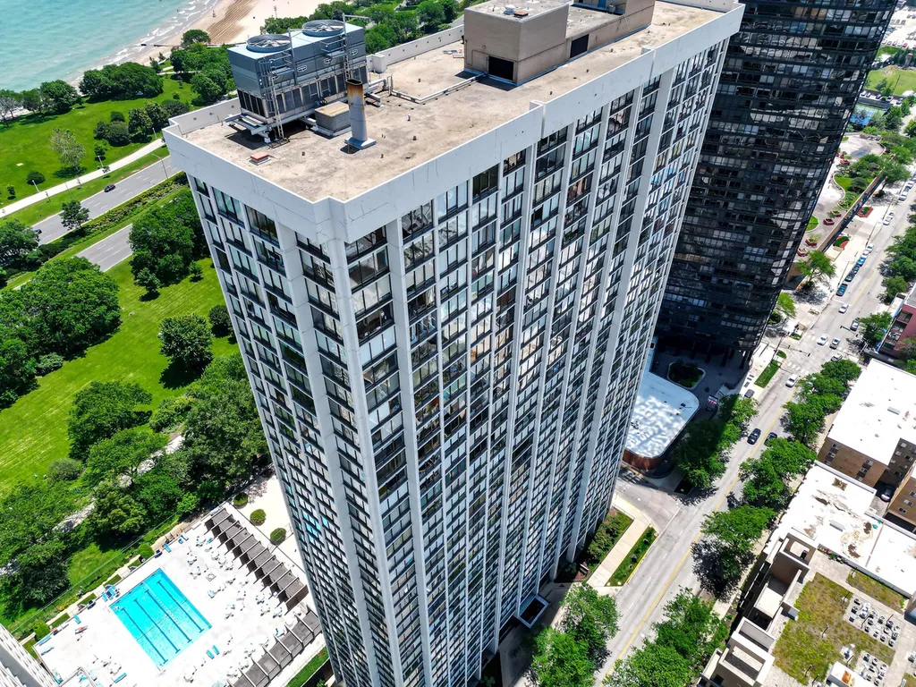5445 North Sheridan Road Chicago IL 60640