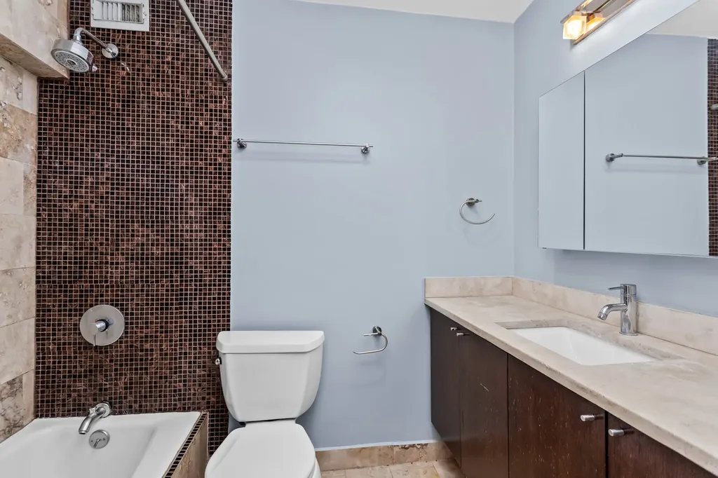 5445 North Sheridan Road Chicago IL 60640