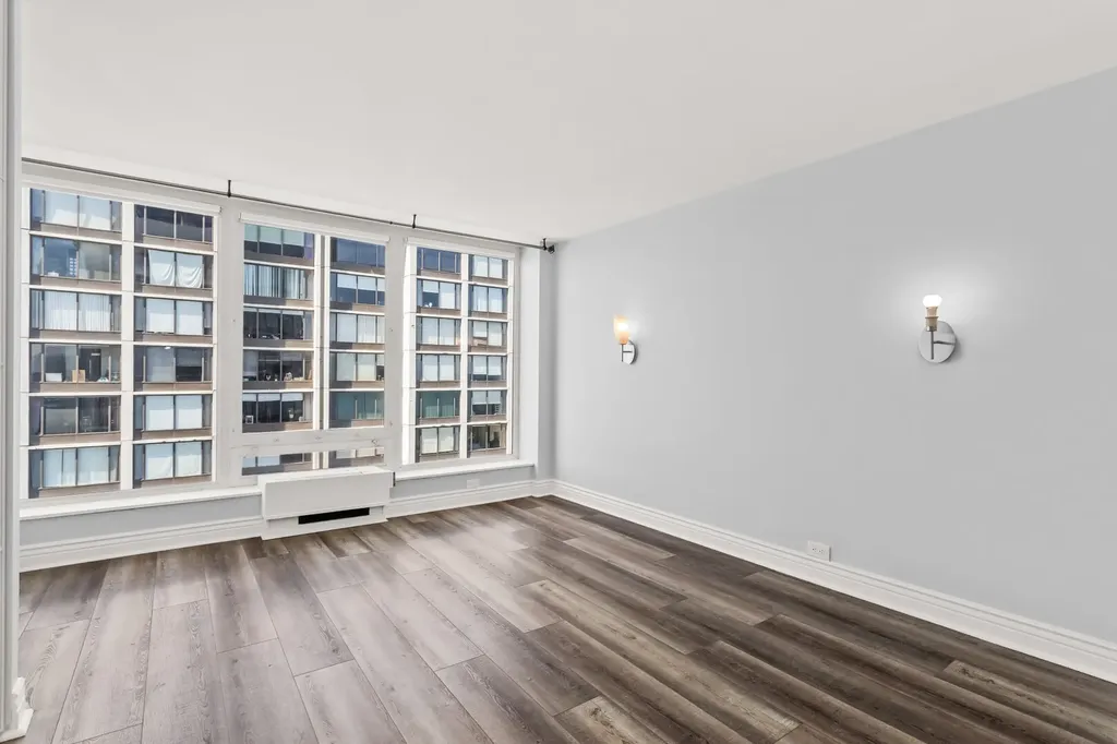 5445 North Sheridan Road Chicago IL 60640