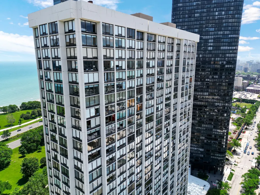 5445 North Sheridan Road Chicago IL 60640