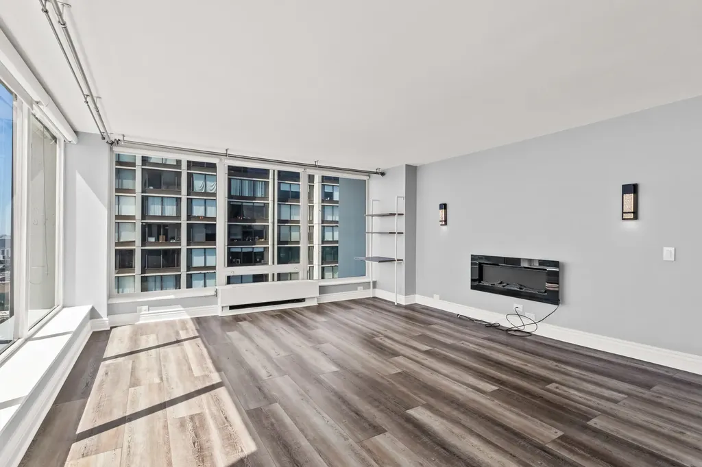 5445 North Sheridan Road Chicago IL 60640