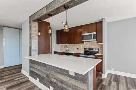 5445 North Sheridan Road Chicago IL 60640