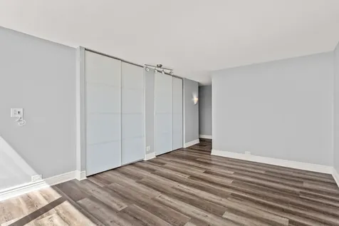 5445 North Sheridan Road Chicago IL 60640