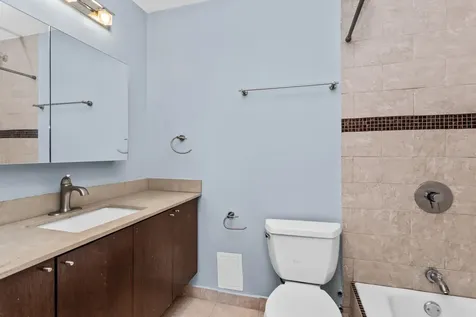 5445 North Sheridan Road Chicago IL 60640