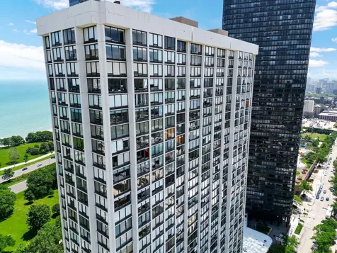 5445 North Sheridan Road Chicago IL 60640