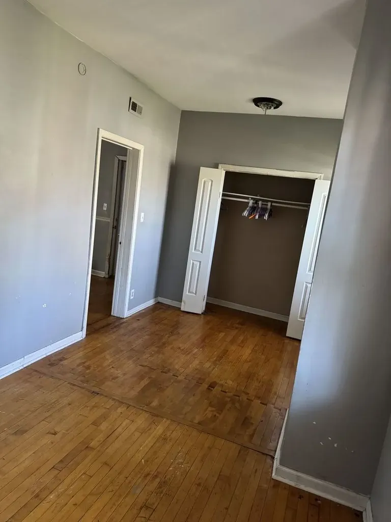 8357 South Marquette Avenue Chicago IL 60617