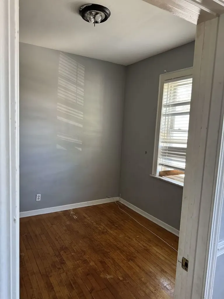 8357 South Marquette Avenue Chicago IL 60617