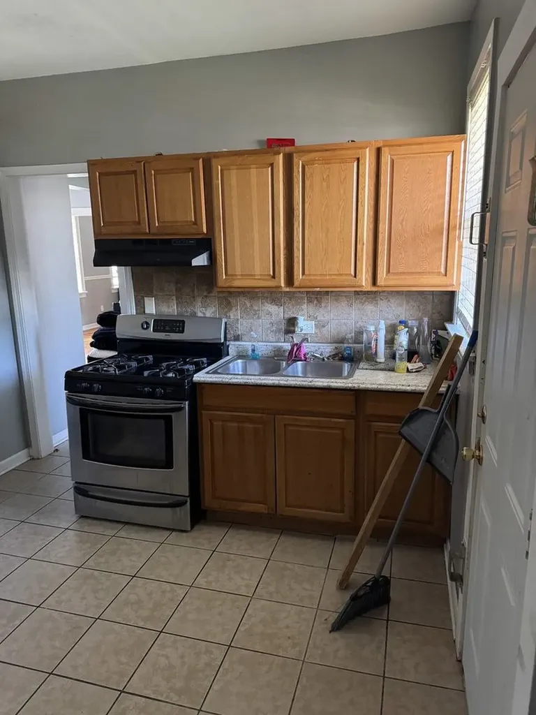 8357 South Marquette Avenue Chicago IL 60617