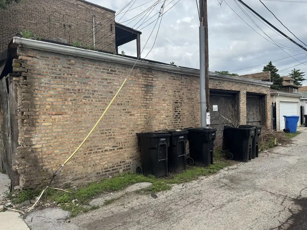 8357 South Marquette Avenue Chicago IL 60617