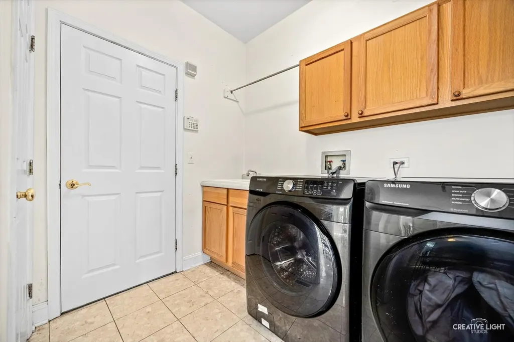 1058 Courtland Place Aurora IL 60502