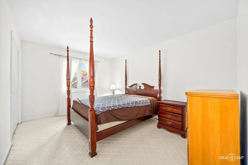 1058 Courtland Place Aurora IL 60502
