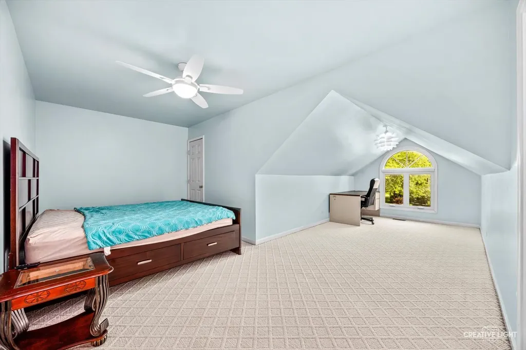 1058 Courtland Place Aurora IL 60502
