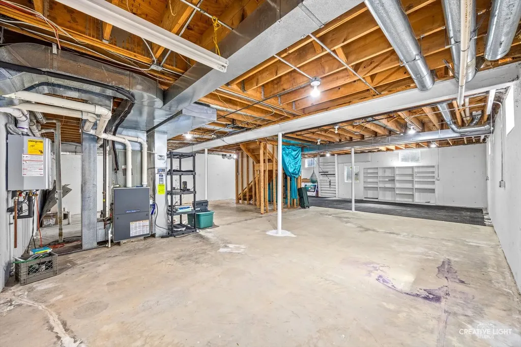 1058 Courtland Place Aurora IL 60502