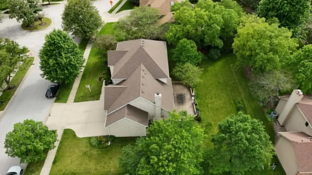1058 Courtland Place Aurora IL 60502