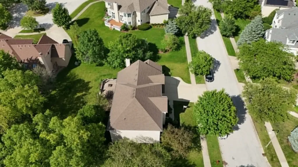 1058 Courtland Place Aurora IL 60502