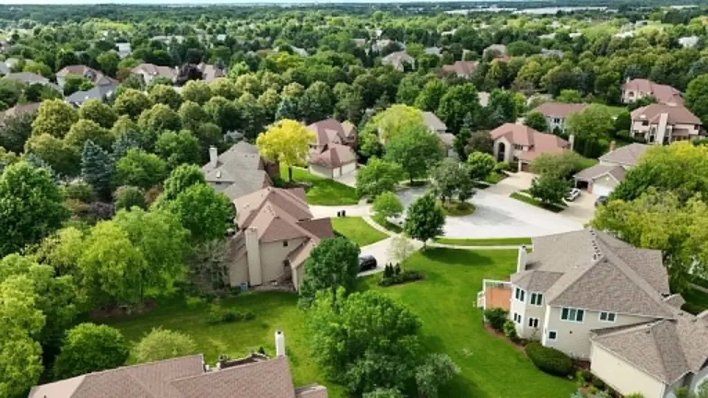 1058 Courtland Place Aurora IL 60502