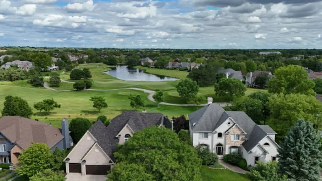1058 Courtland Place Aurora IL 60502