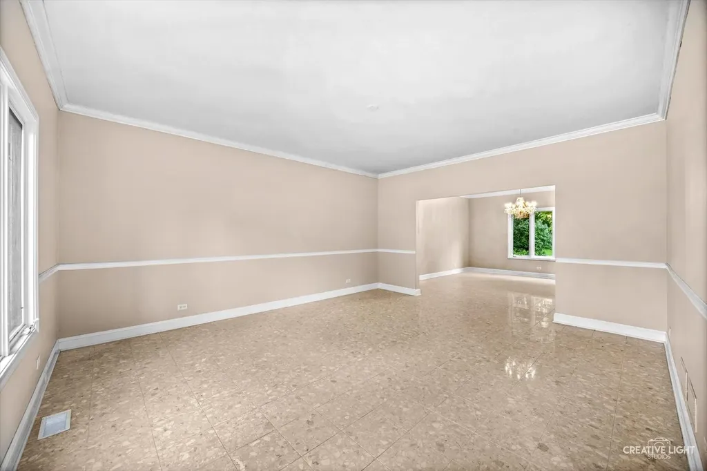 1058 Courtland Place Aurora IL 60502
