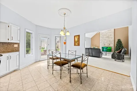 1058 Courtland Place Aurora IL 60502