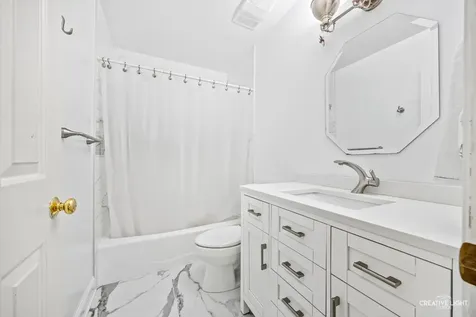 1058 Courtland Place Aurora IL 60502