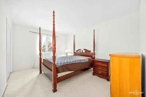 1058 Courtland Place Aurora IL 60502