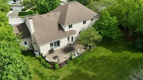 1058 Courtland Place Aurora IL 60502