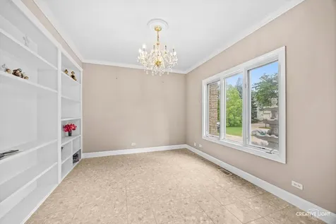 1058 Courtland Place Aurora IL 60502
