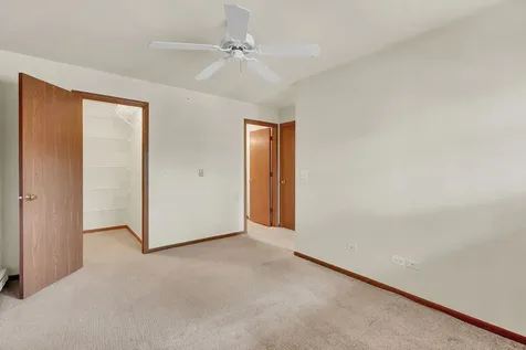 330 Leah Lane Woodstock IL 60098