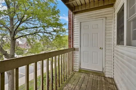 330 Leah Lane Woodstock IL 60098