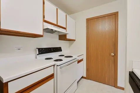 330 Leah Lane Woodstock IL 60098