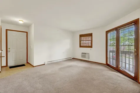 330 Leah Lane Woodstock IL 60098