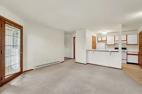 330 Leah Lane Woodstock IL 60098