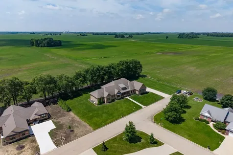 15785 Belfry Drive Bloomington IL 61705