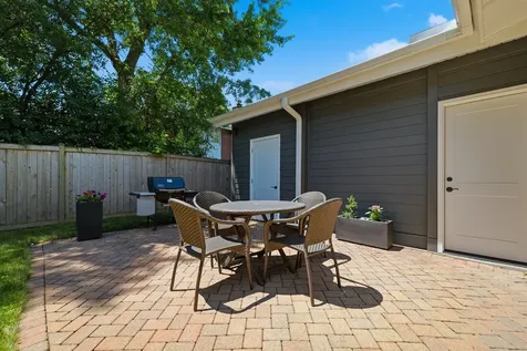 689 Timber Hill Road Deerfield IL 60015