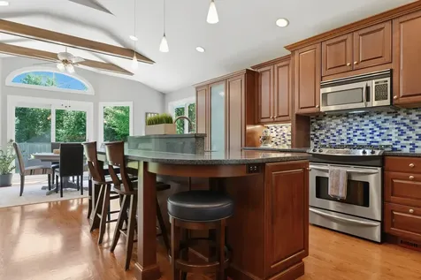 689 Timber Hill Road Deerfield IL 60015